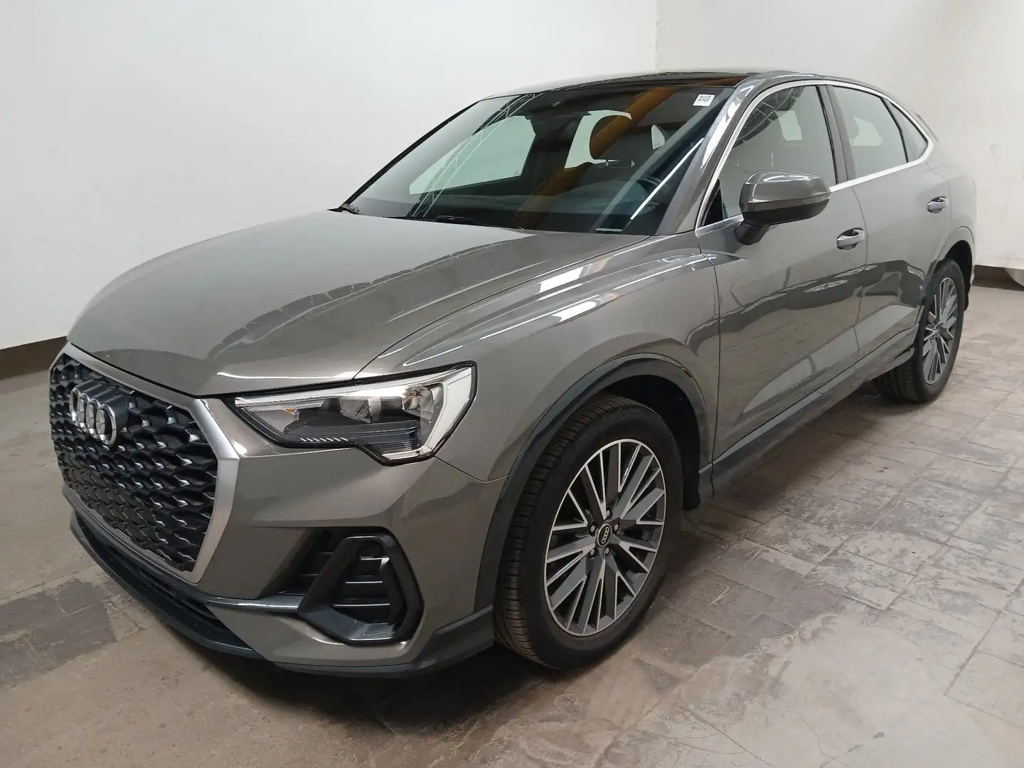 Audi Q3 Sportback 35 TDI S Line PANO/CAM/MMI+/T-LEDER Grijs - 1