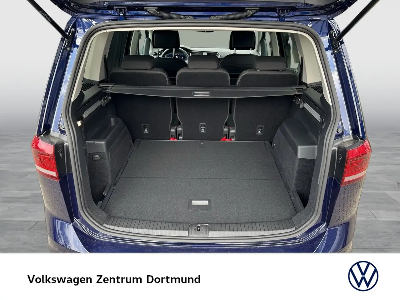 Volkswagen Touran 2.0 HIGHLINE STANDHZ. AHK ACC LM17 NAVI 18