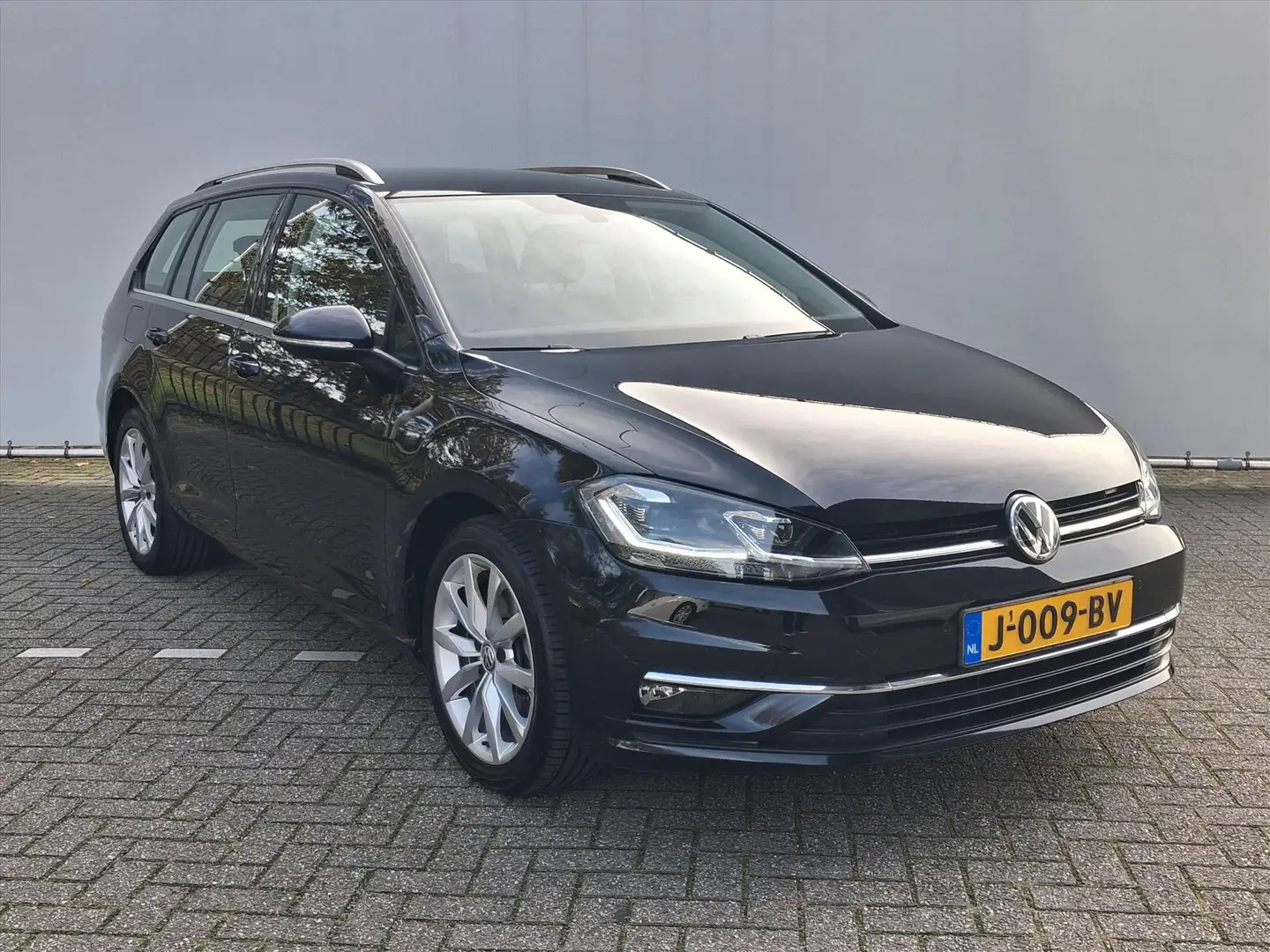 Volkswagen Golf Variant 1.0 TSI 115pk Highline Zwart - 2