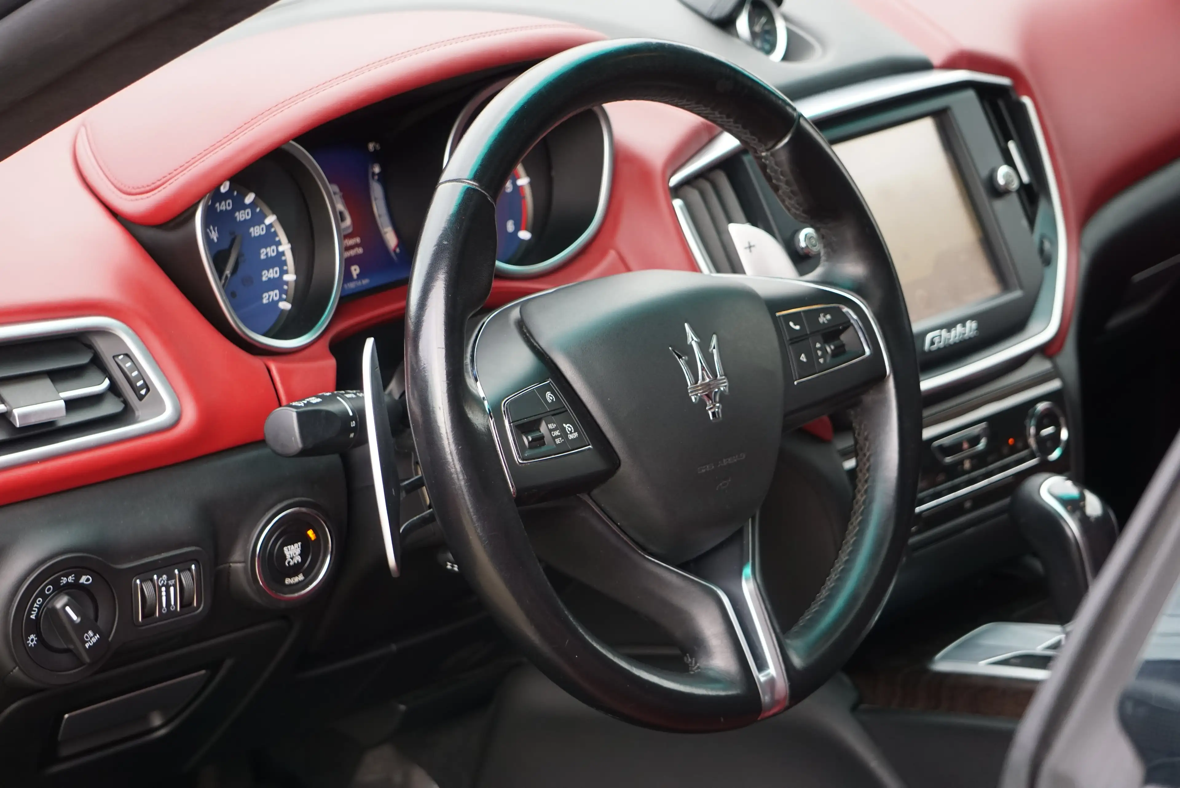 Maserati Ghibli 3.0 d Auto Cam Pdc Xenon Toit Ouvrant Carnet Full — photo 8