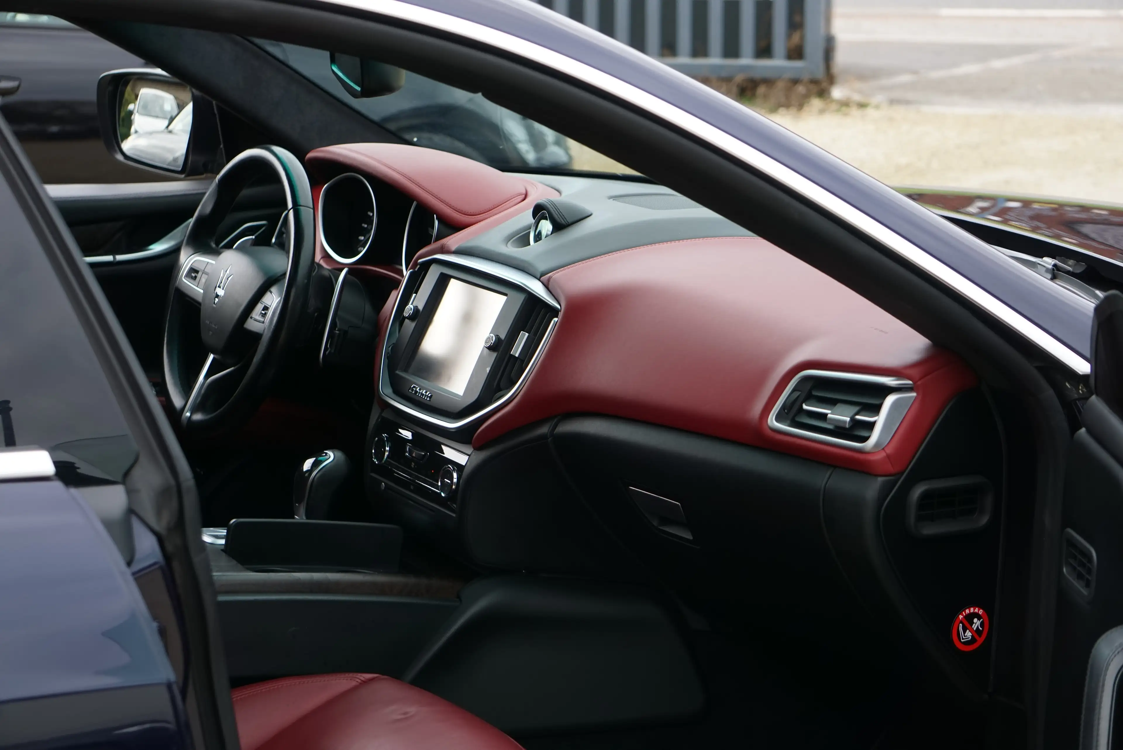 Maserati Ghibli 3.0 d Auto Cam Pdc Xenon Toit Ouvrant Carnet Full — photo 11