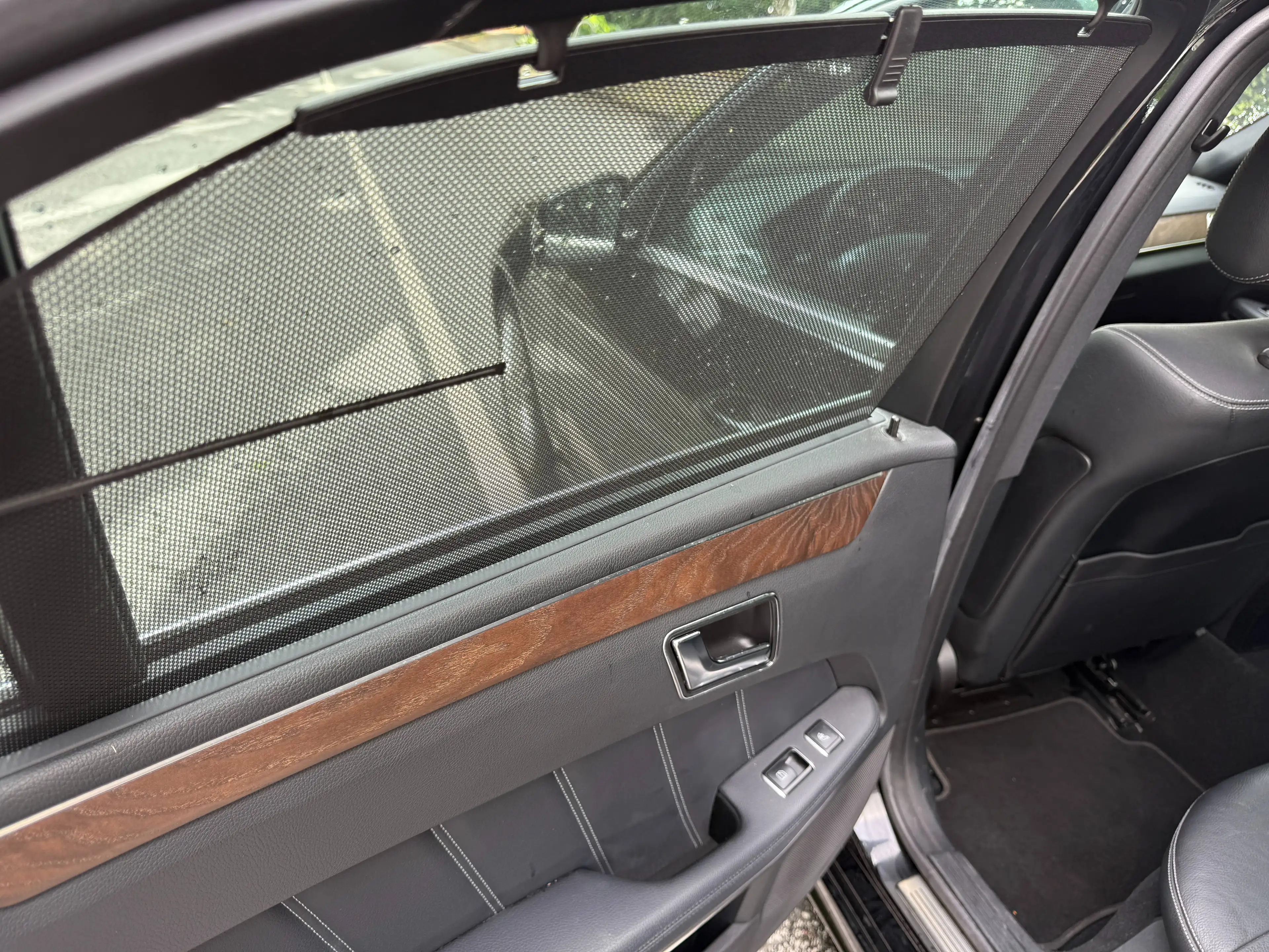 Mercedes-Benz E 250 E 250-Limousine LED-Navi-Distronic+-Totwinkel — photo 15