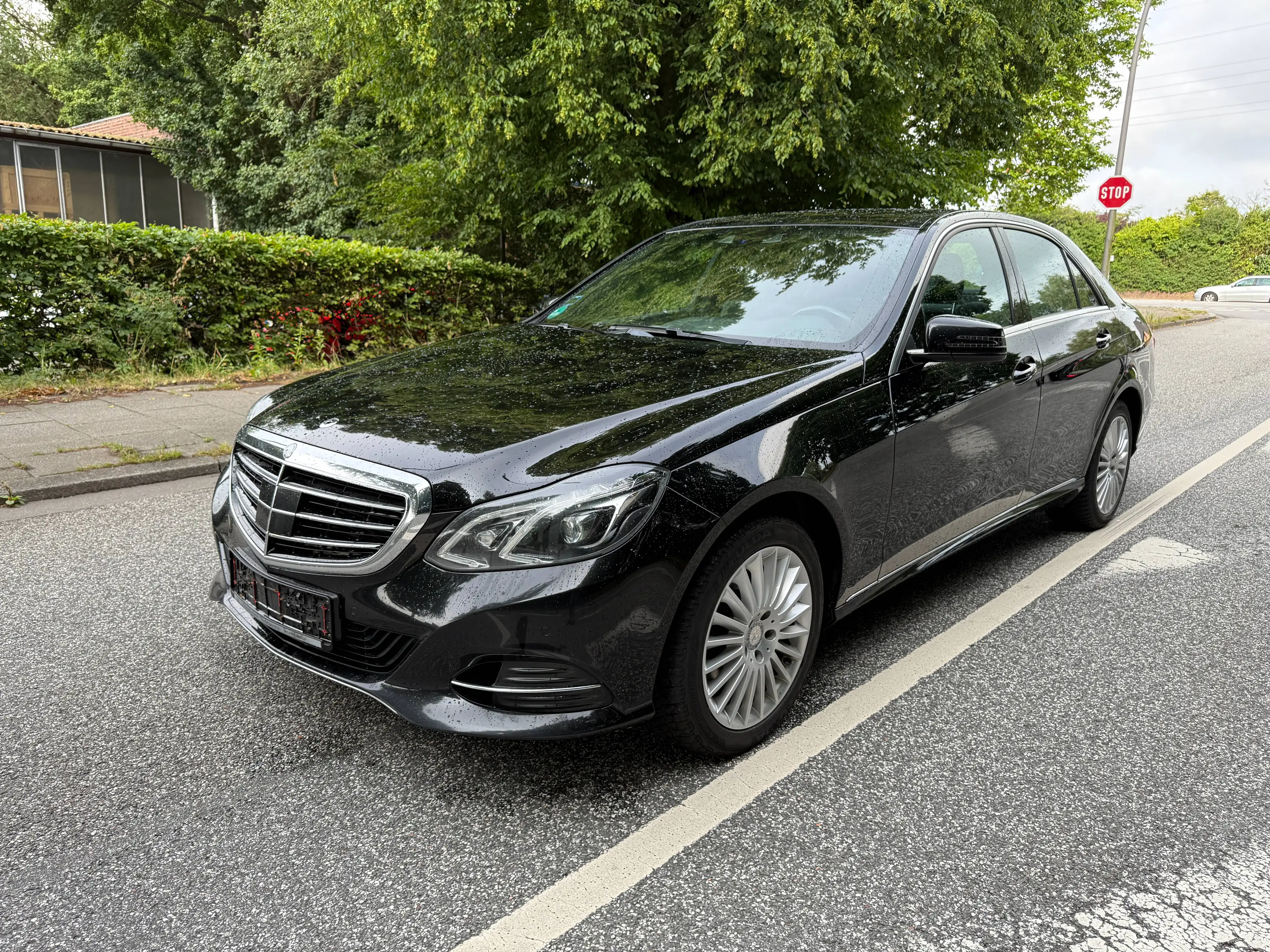 Mercedes-Benz E 250 E 250-Limousine LED-Navi-Distronic+-Totwinkel — photo 3