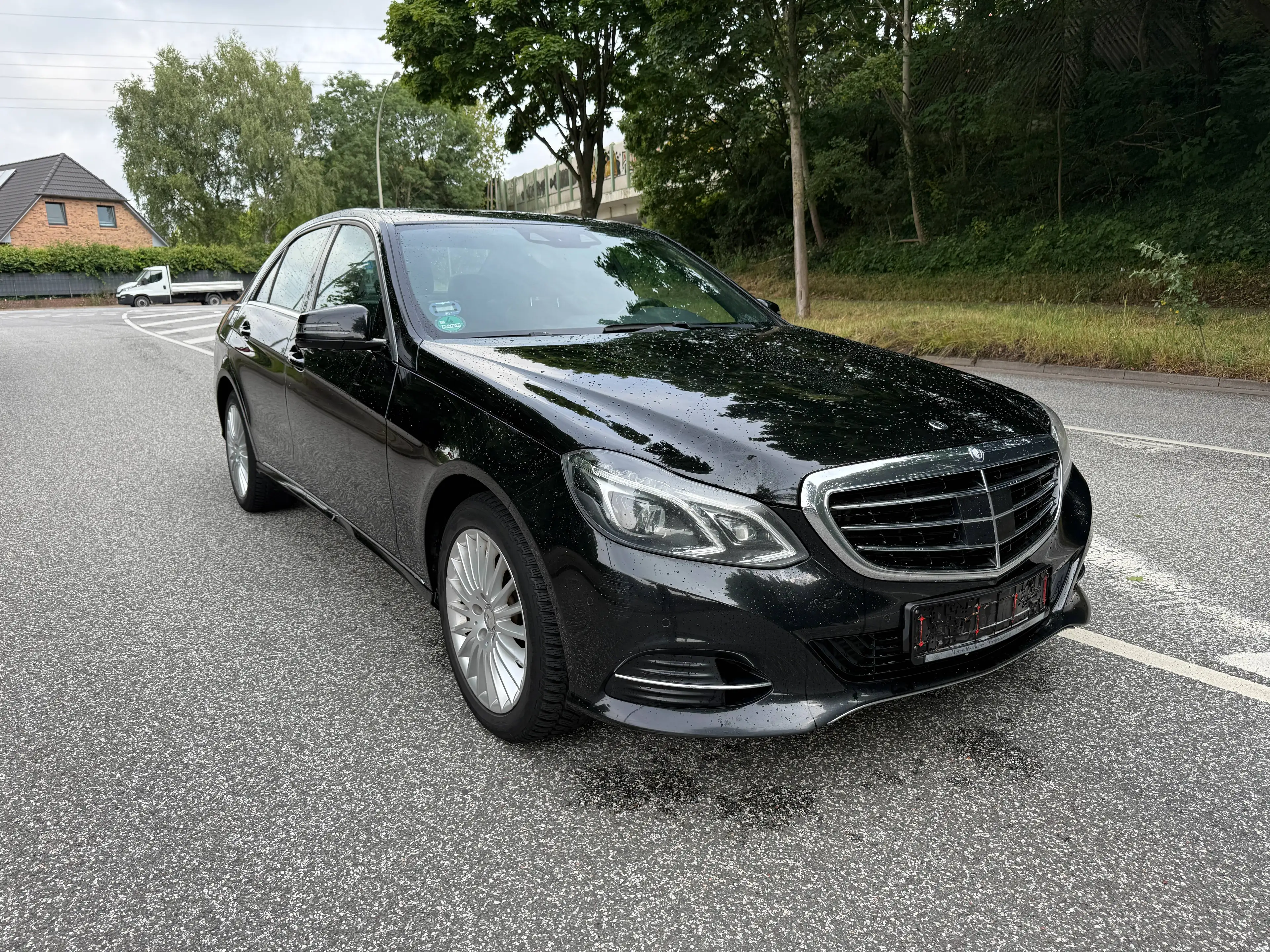 Mercedes-Benz E 250 E 250-Limousine LED-Navi-Distronic+-Totwinkel