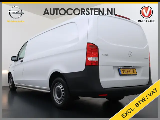Mercedes-Benz Vito view 2