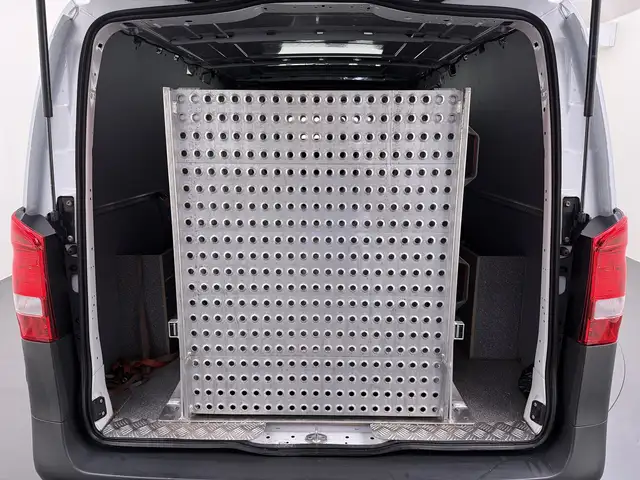 Mercedes-Benz Vito view 14