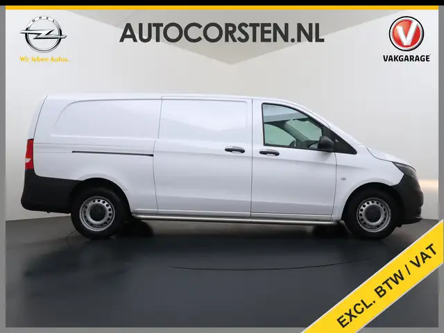 Mercedes-Benz Vito view 4