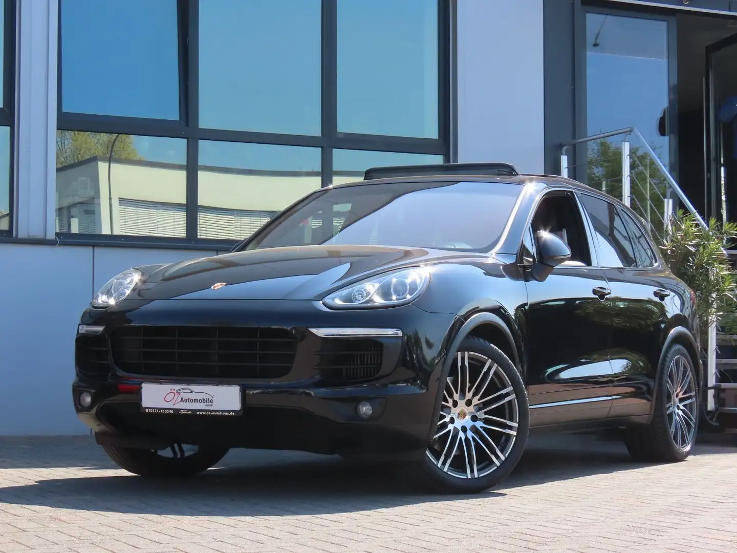 Porsche Cayenne S Diesel Sport-Chrono Softclose PanoDach Noir - 1