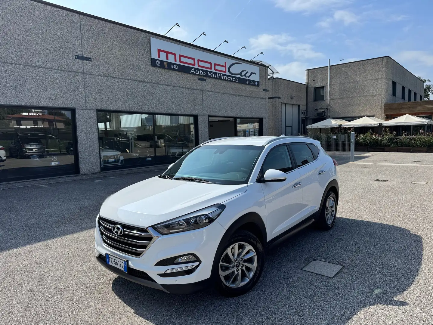 Hyundai TUCSON 1.7 crdi Xpossible 2wd 115cv FULL OPTIONAL Alb - 1
