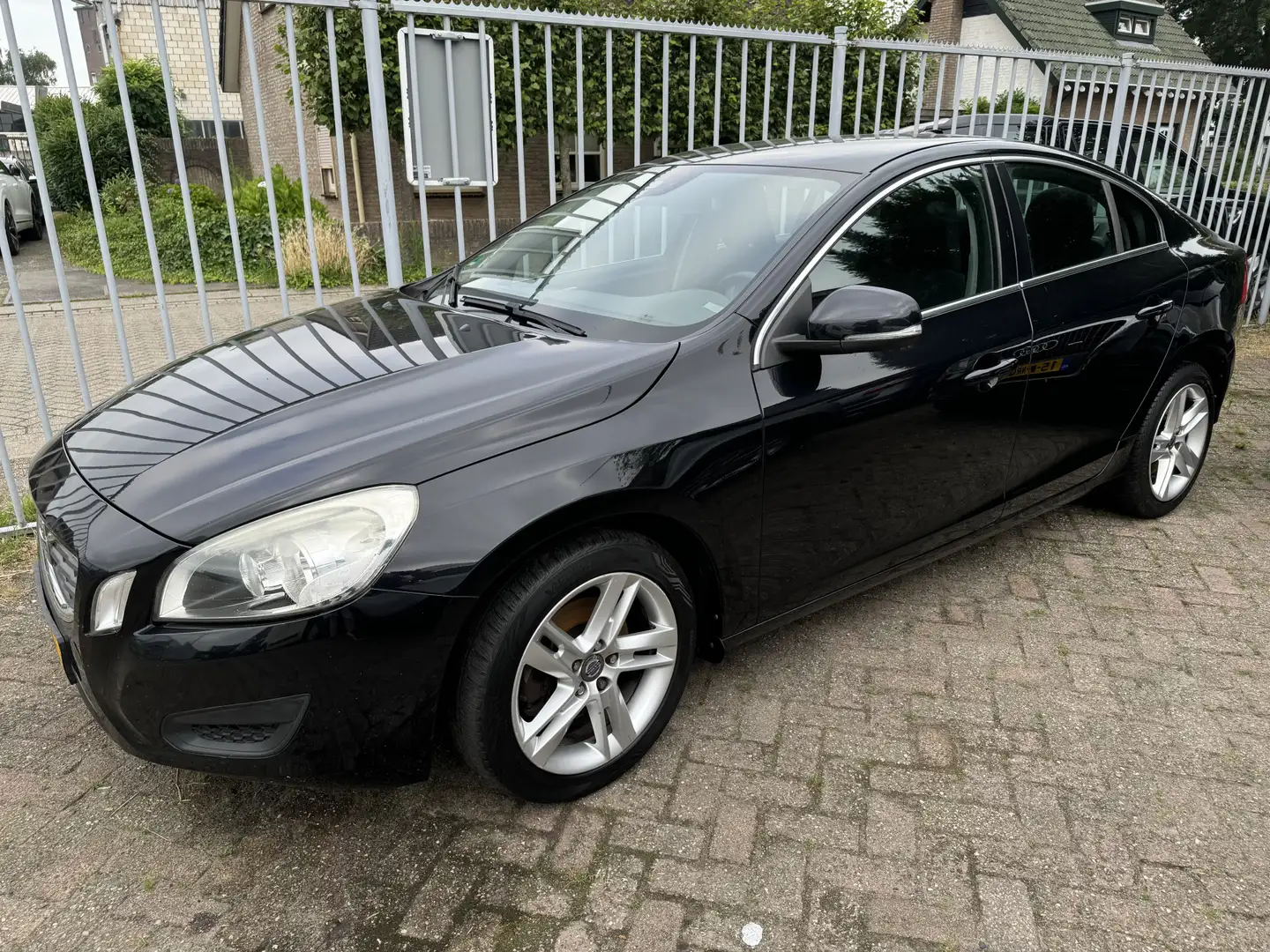 Volvo S60 1.6 T3 Momentum MOTORSCHADE Чёрный - 1