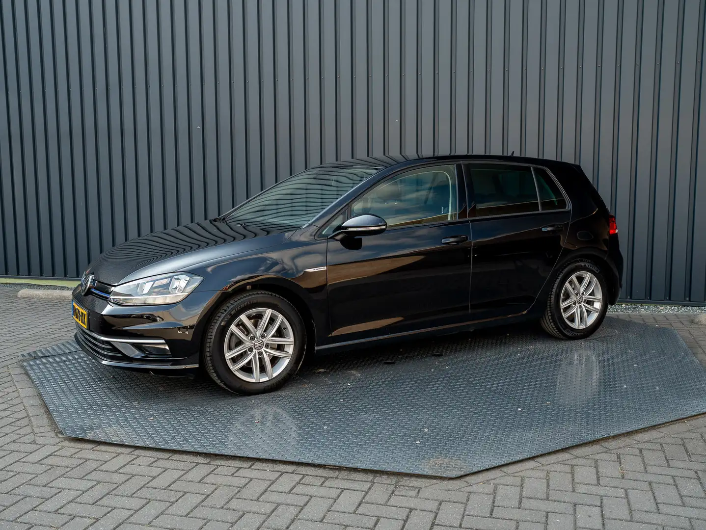 Volkswagen Golf 1.5 TSI 130Pk Comfortline Business | Adapt. Cr. | Noir - 2