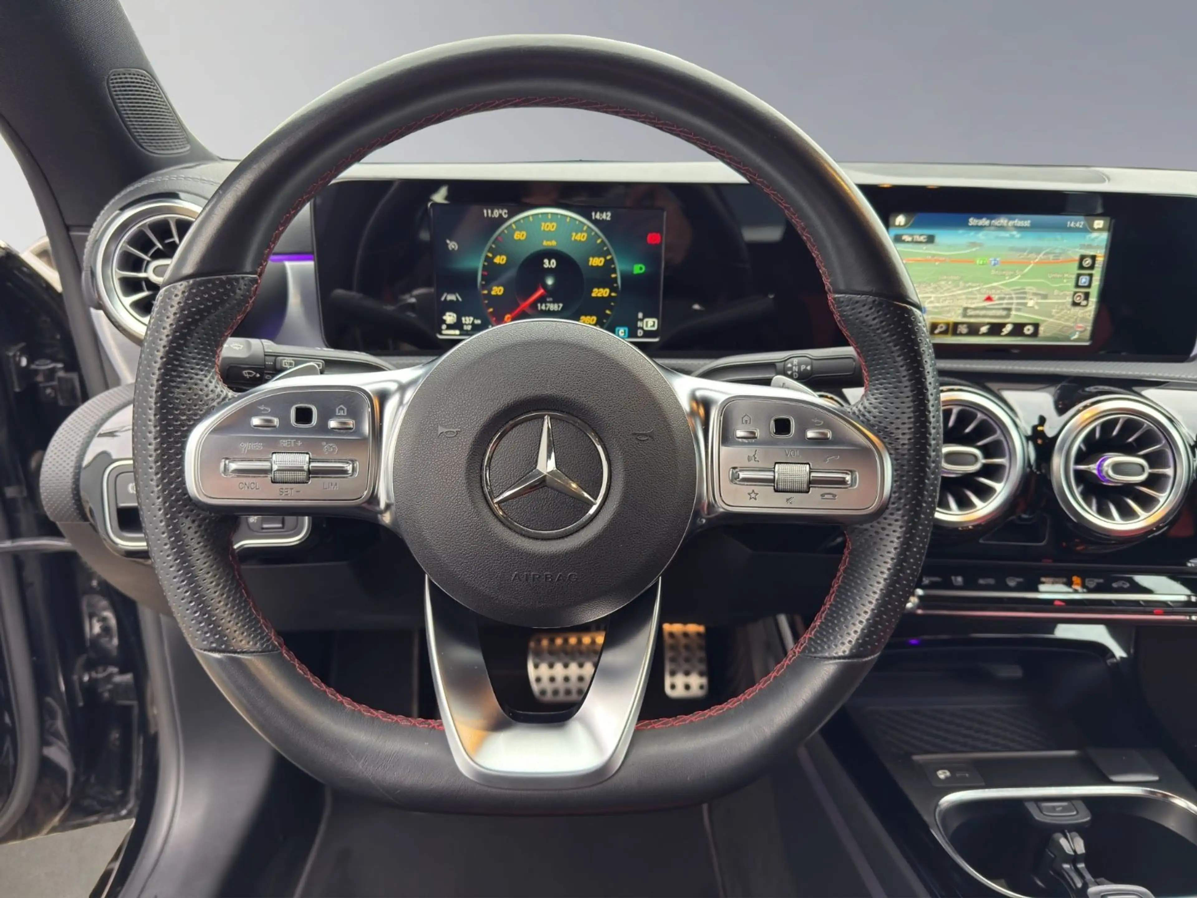 Mercedes-Benz CLA 200 CLA 200 AMG Shooting Brake MwSt. KAM LED AHK 1.H — photo 13