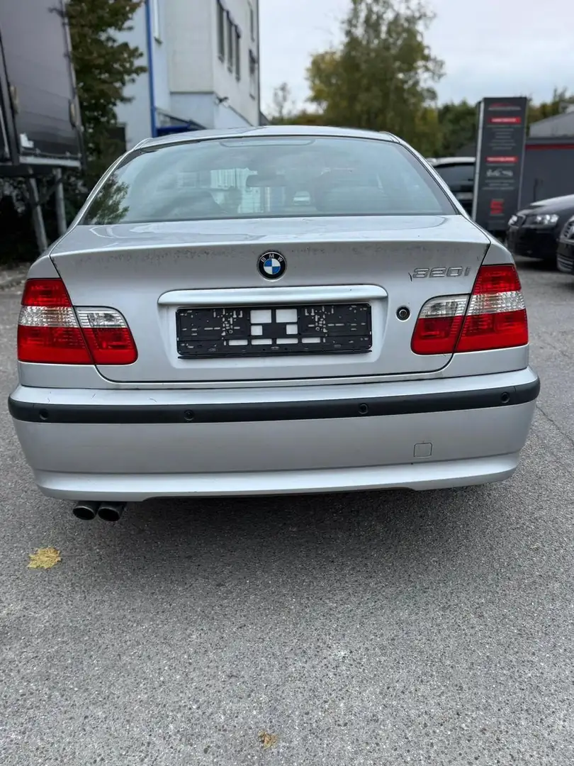 BMW 320 Baureihe 3 Lim. 320i Silber - 2