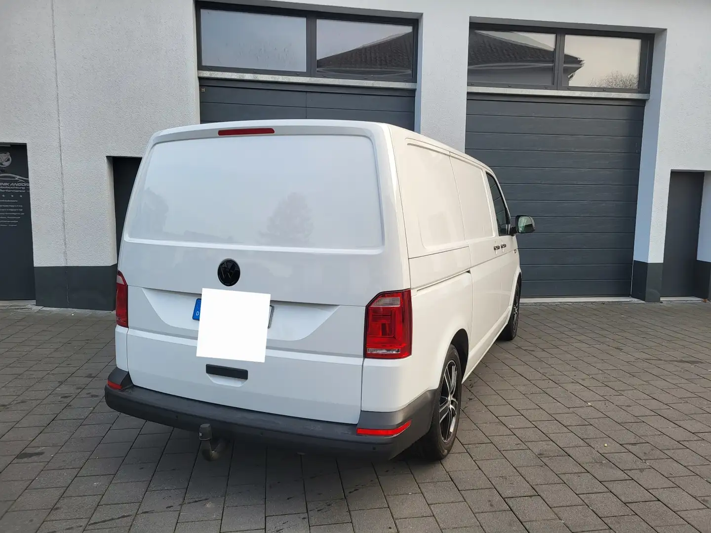 Volkswagen T6 Transporter - 2