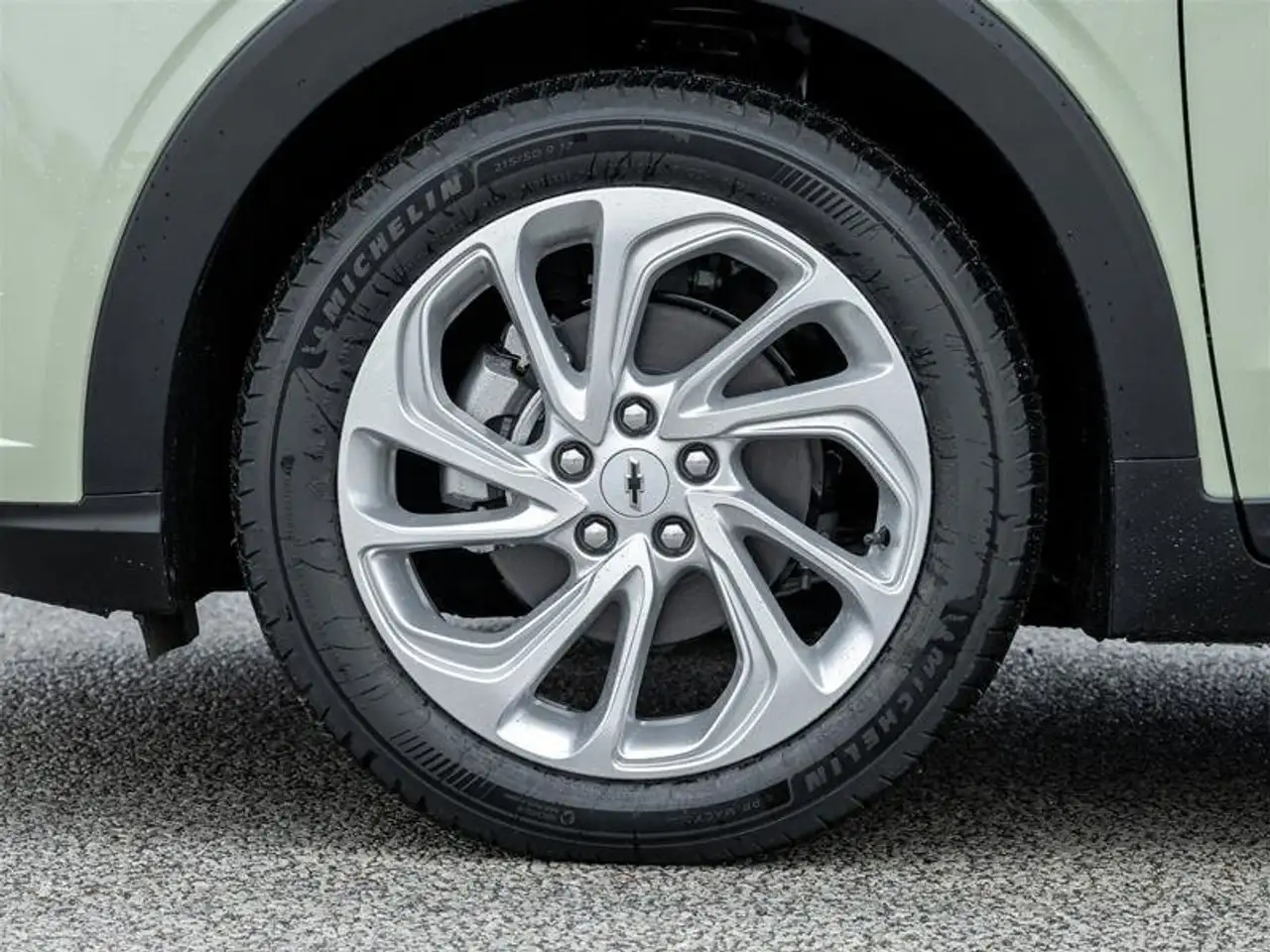 Chevrolet Bolt снимка Chevrolet Bolt