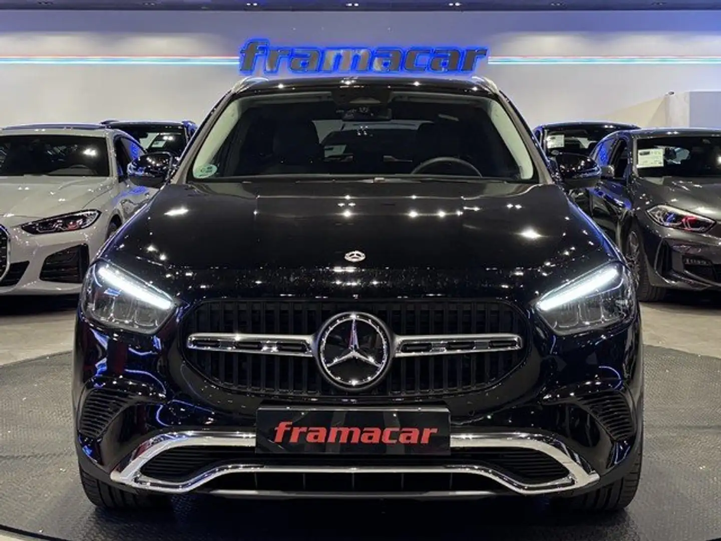 Mercedes-Benz GLA 200 200d 8G-DCT Negro - 2