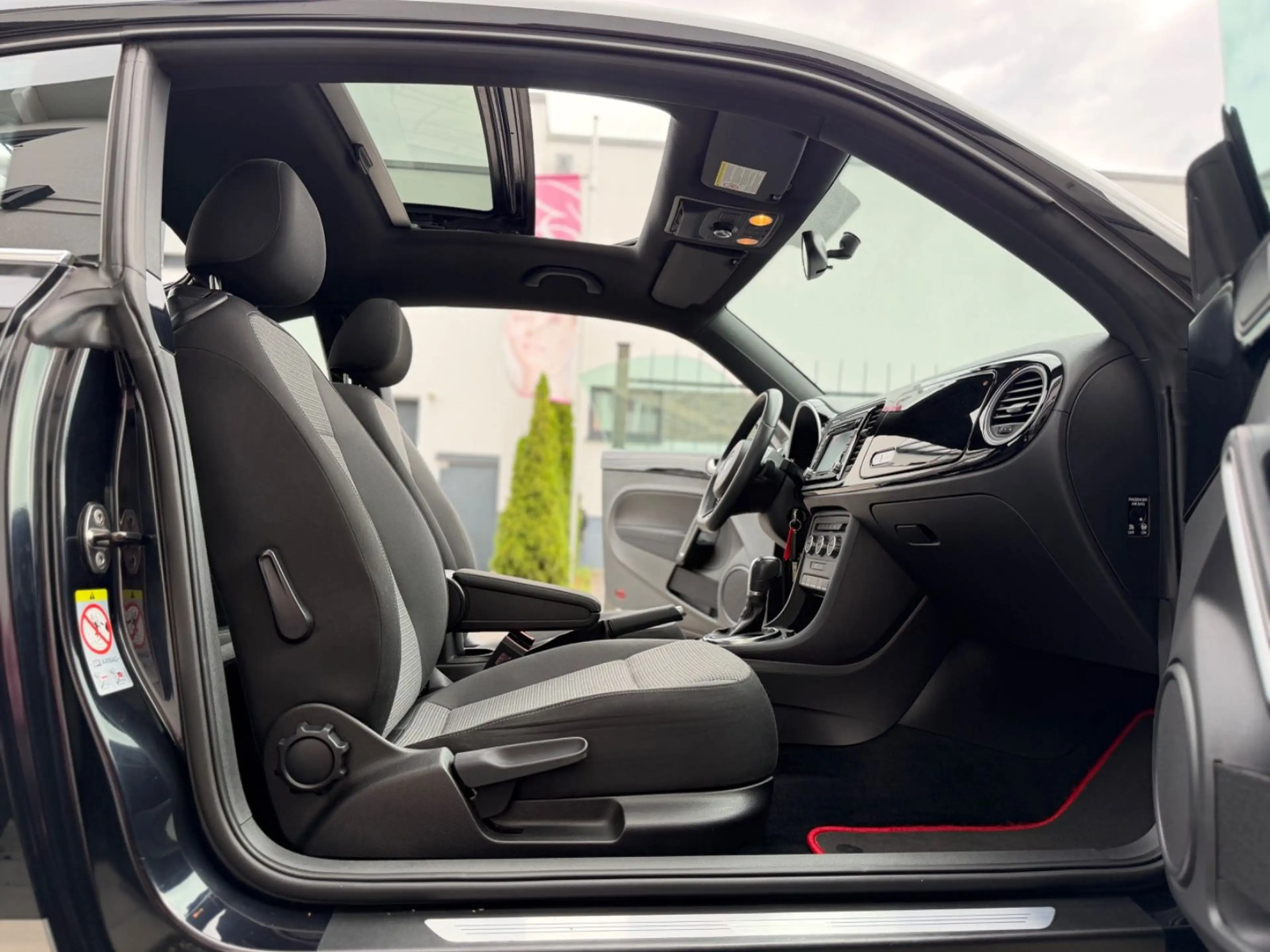 Volkswagen Beetle 1.4 TSI  Design Coupe/Pano/TÜV Neu — photo 12