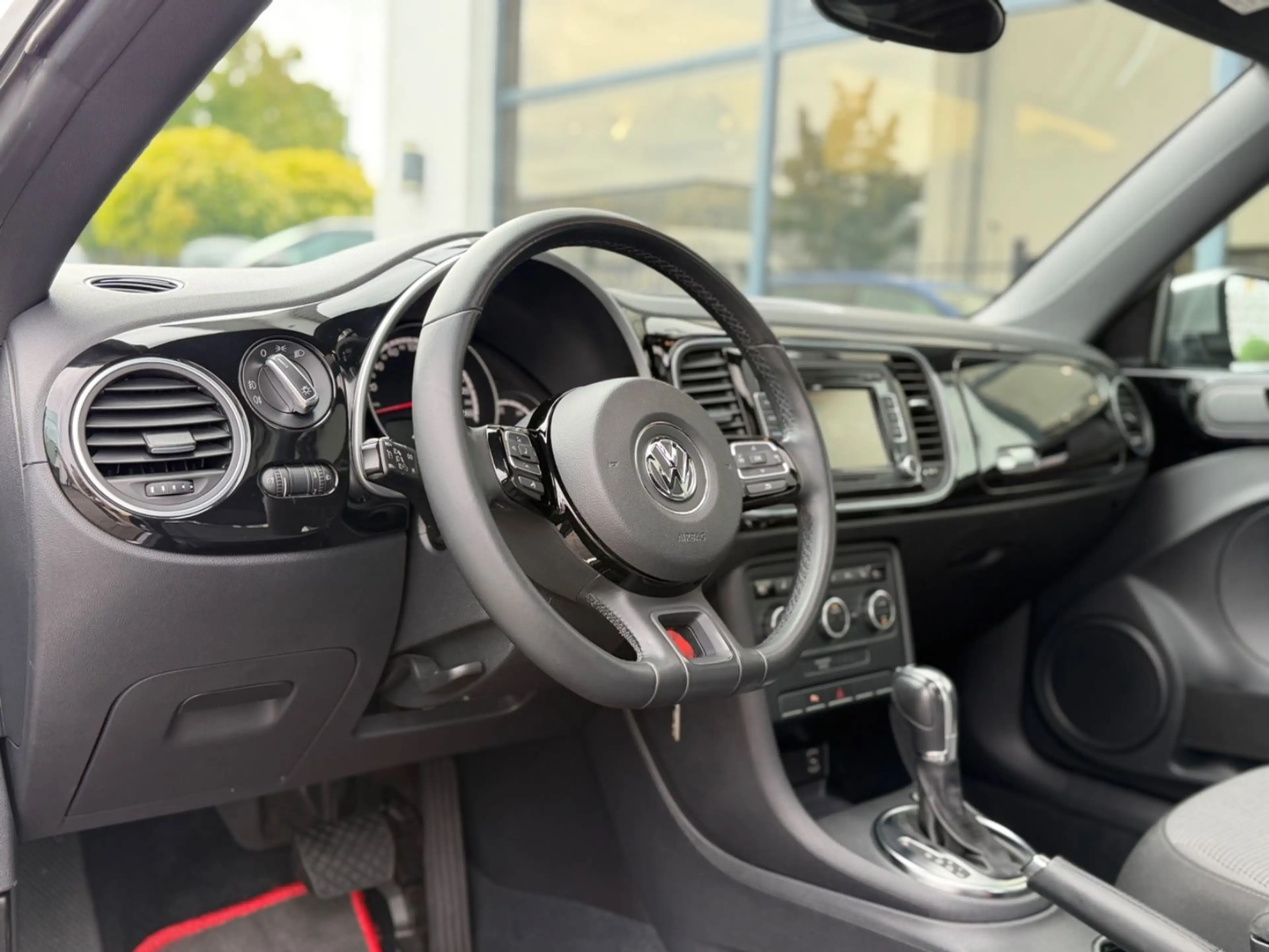 Volkswagen Beetle 1.4 TSI  Design Coupe/Pano/TÜV Neu — photo 14