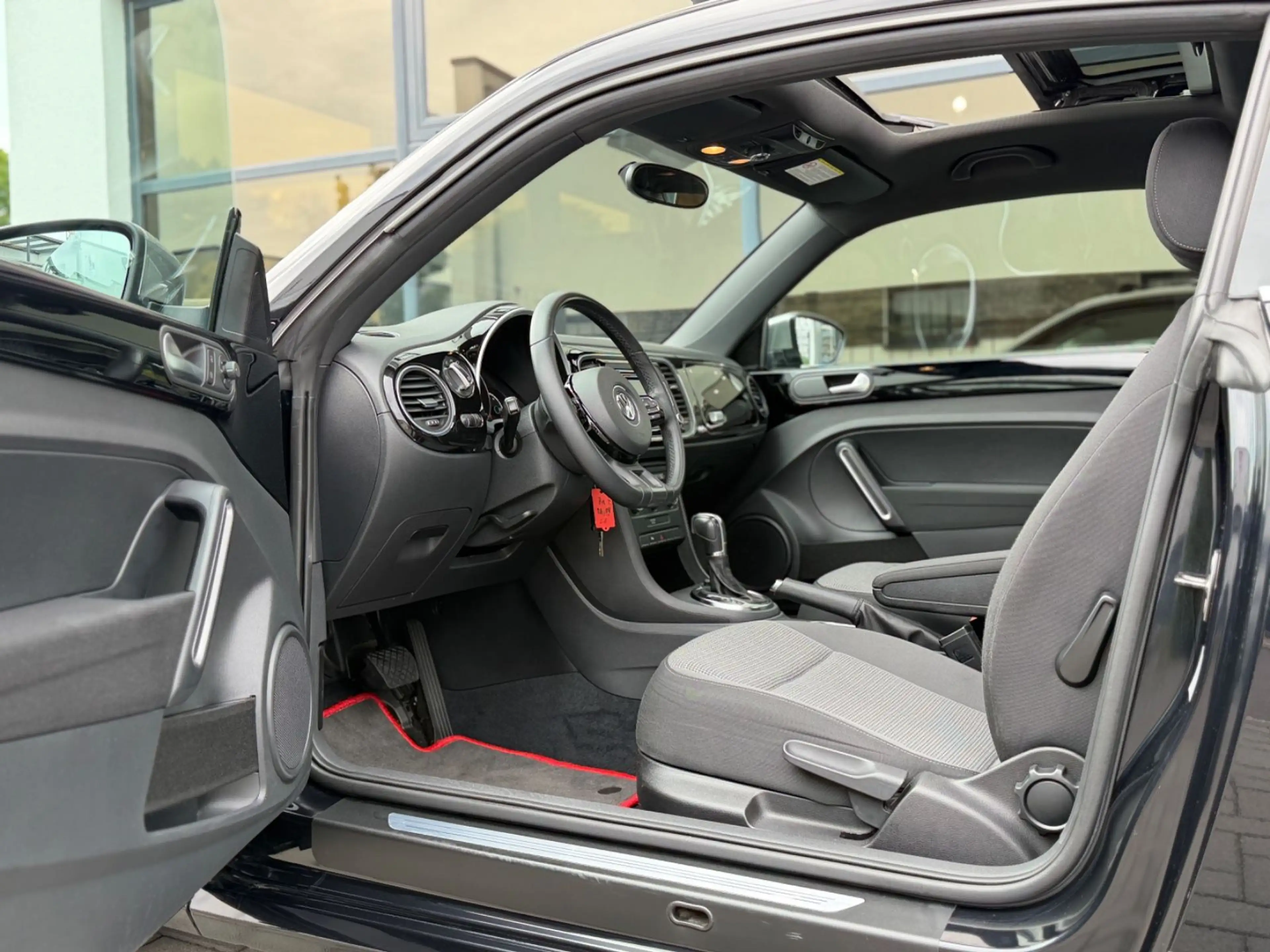 Volkswagen Beetle 1.4 TSI  Design Coupe/Pano/TÜV Neu — photo 11