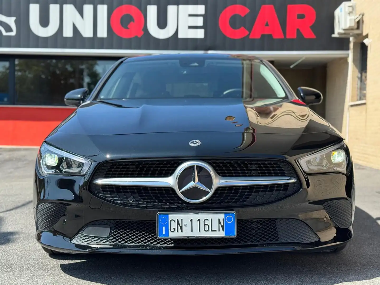 Mercedes-Benz CLA 180 d Automatic Shooting Brake BUSINESS EXTRA Noir - 2