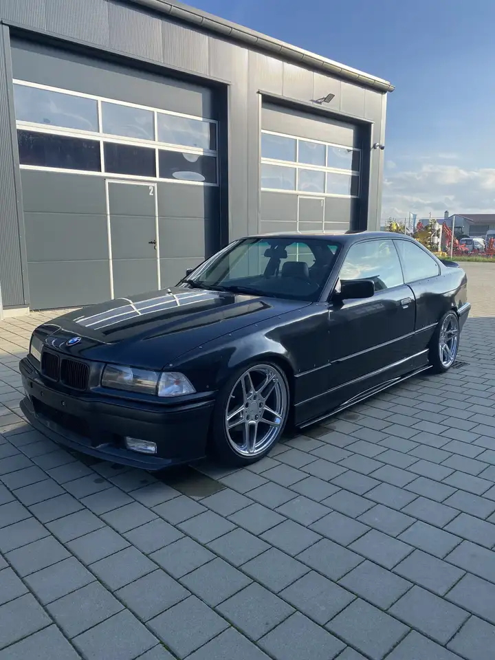 BMW 325