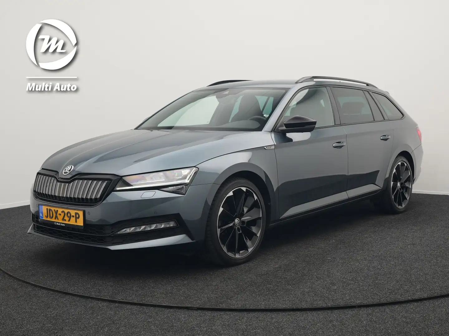 Skoda Superb Combi 1.4 TSI iV Sportline Plug In Hybrid 218pk De Grijs - 1