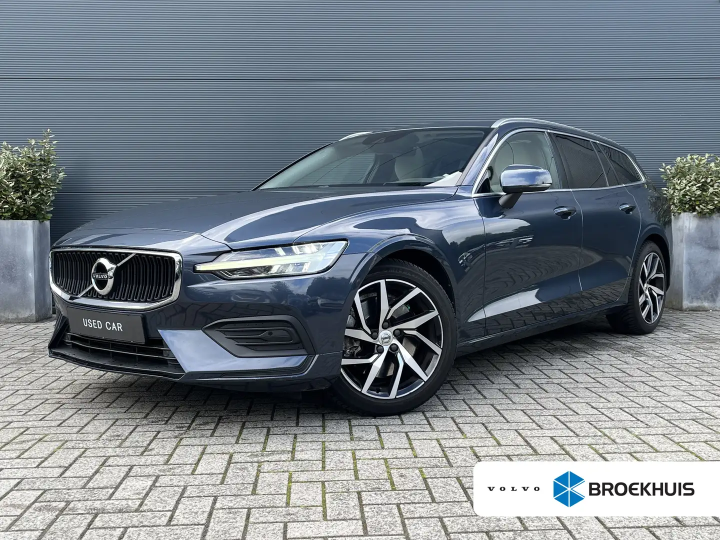 Volvo V60 2.0 T5 Momentum Blauw - 1