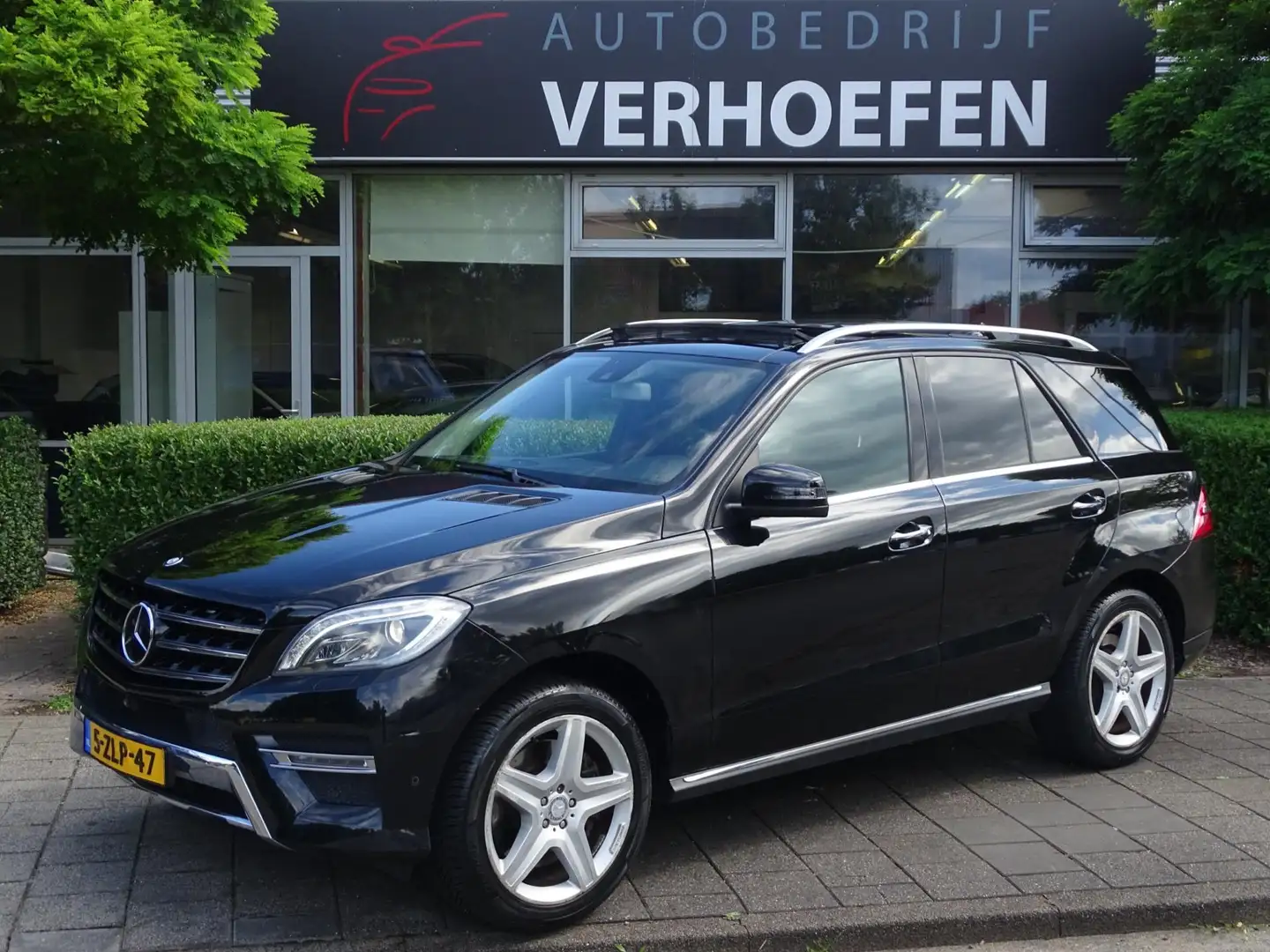 Mercedes-Benz ML 350 M-klasse Elegance 4-Matic - AUTOMAAT - PANORAMADAK Zwart - 1