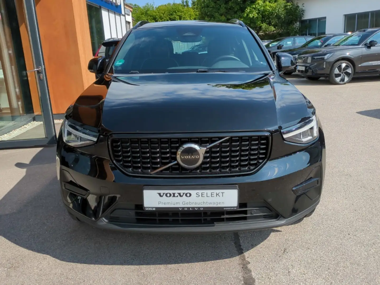 Volvo XC40 Plus Dark 2WD B3 EU6d AHK Digitales Cockpit Memory Schwarz - 2