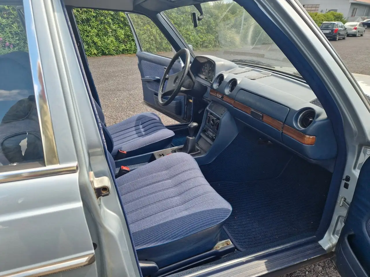 Mercedes-Benz 200 W123 Benzin 1. Hand Oldtimer H-Kennzeichen, foto 6