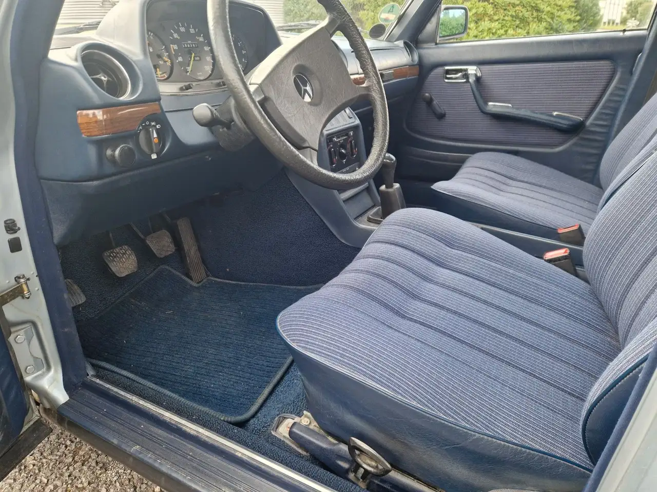 Mercedes-Benz 200 W123 Benzin 1. Hand Oldtimer H-Kennzeichen, foto 9
