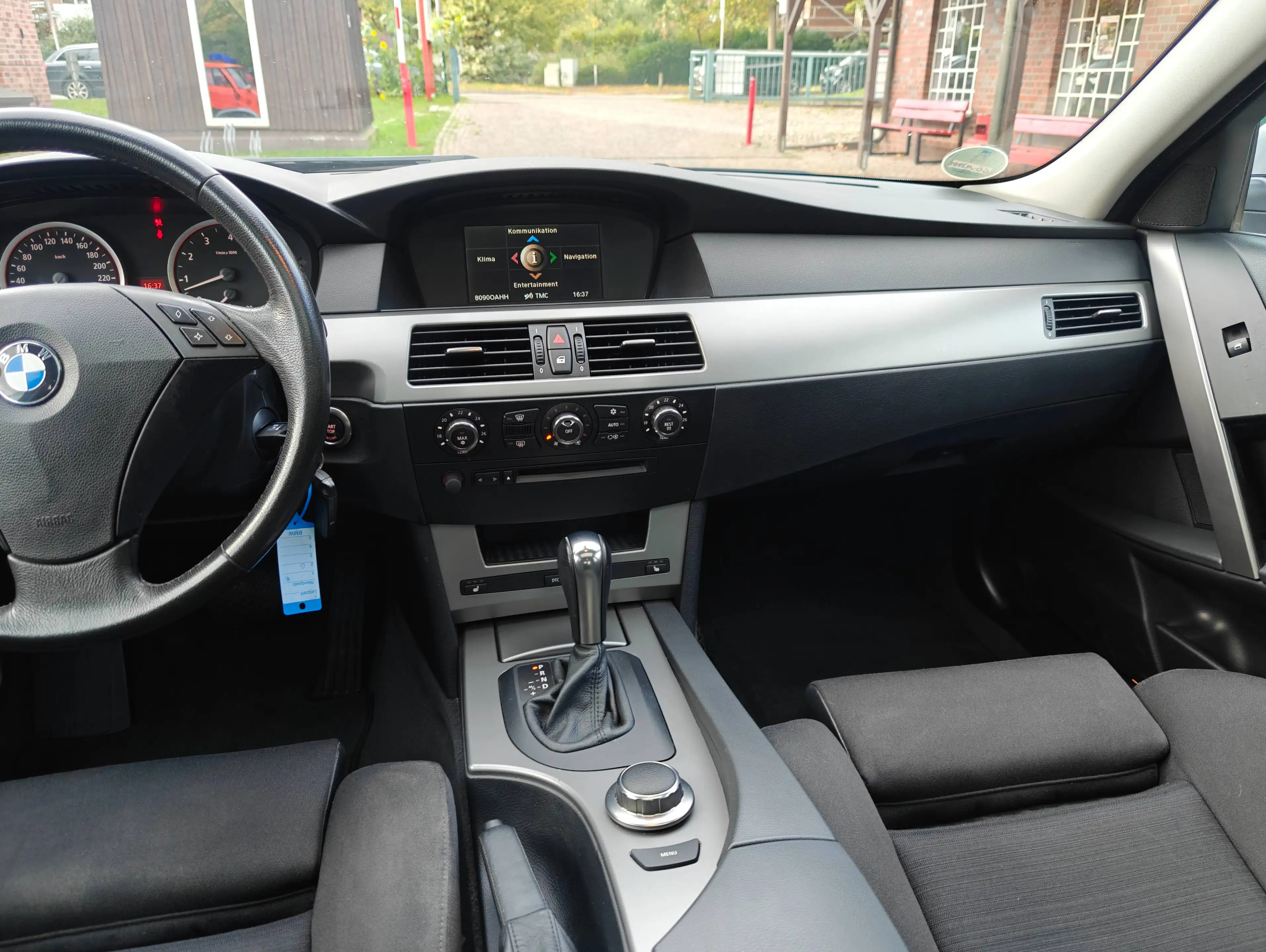 BMW 525 525 i Automatik / Klimaautomatik / SHD — photo 12