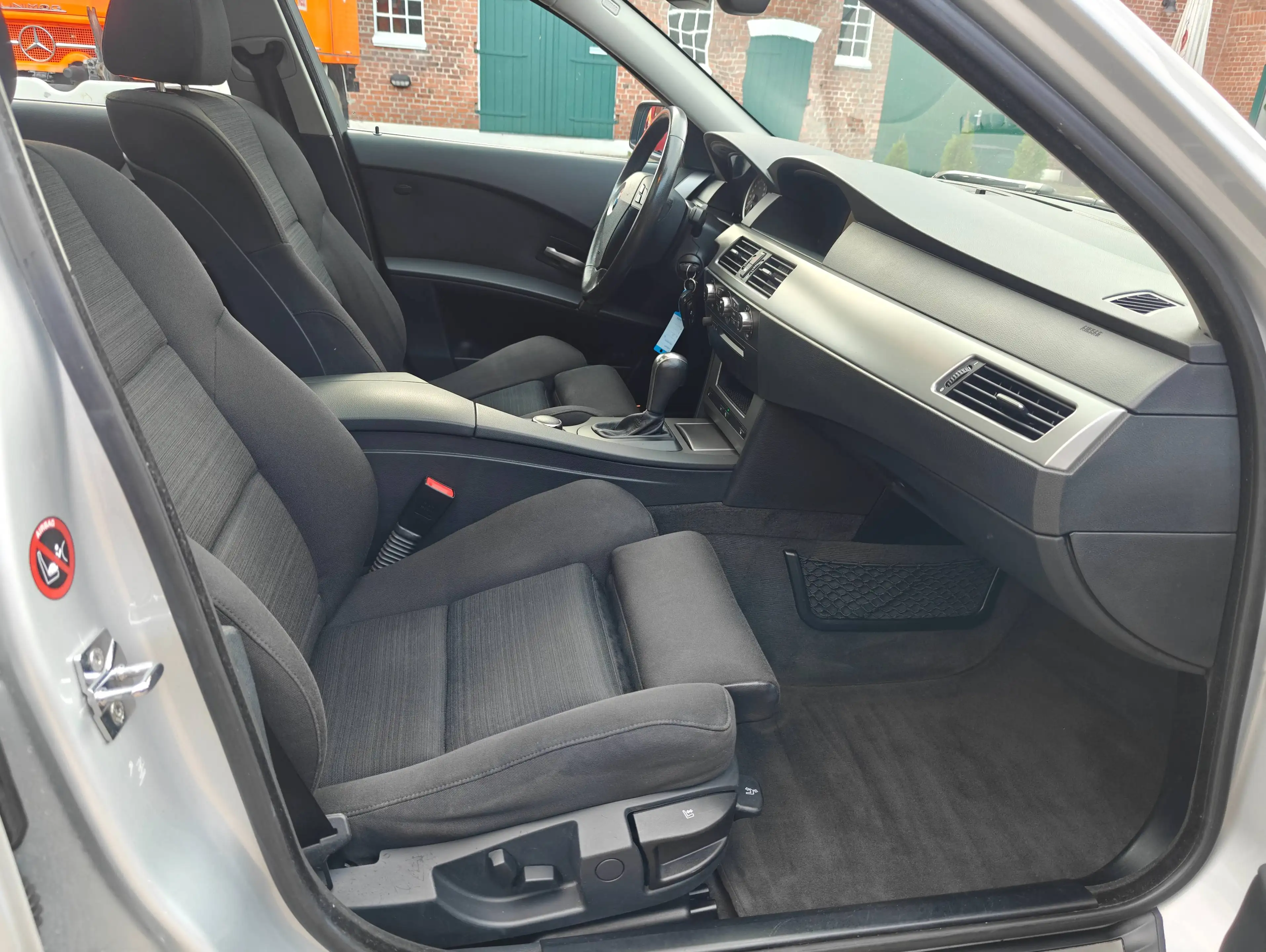 BMW 525 525 i Automatik / Klimaautomatik / SHD — photo 11