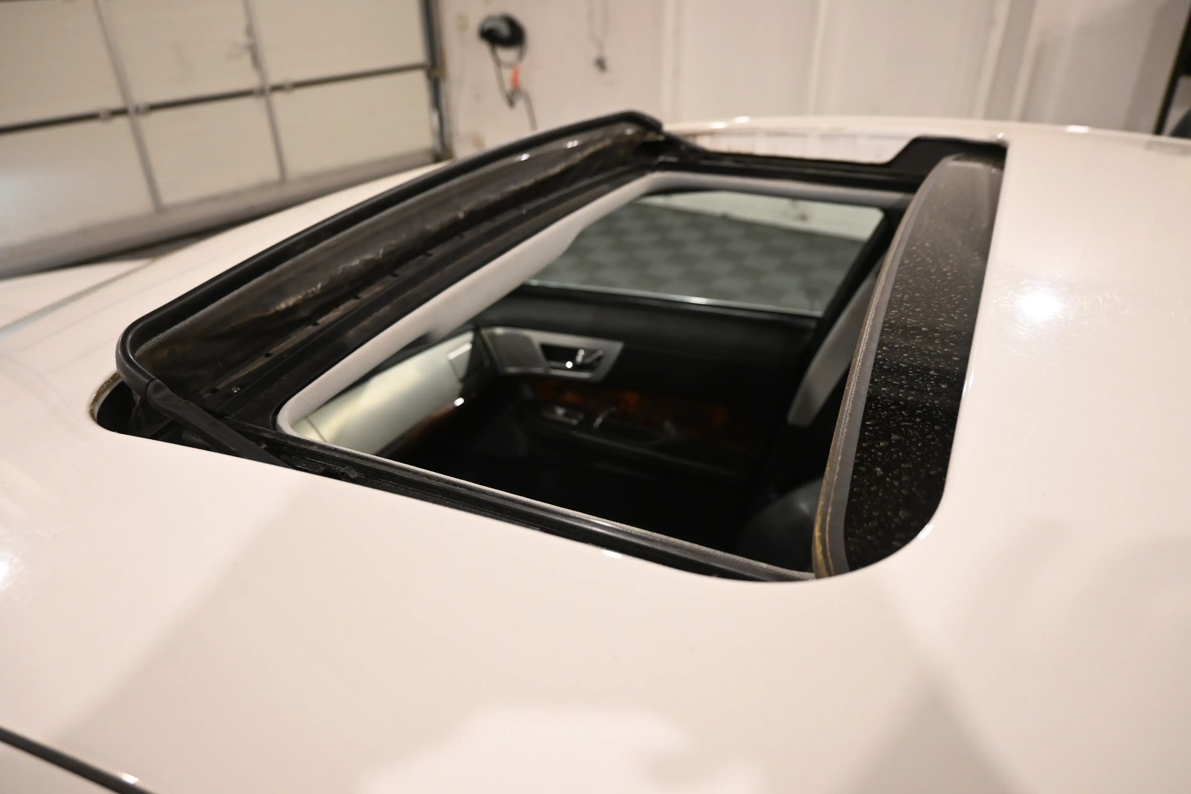 Jaguar XF XF 2.2 D PACK SPORT FACELIFT  / TOIT OUVRANT / CAMERA / XENON / FULL OPTIONS !! — photo 8
