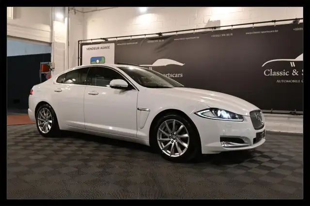 Jaguar XF XF 2.2 D PACK SPORT FACELIFT  / TOIT OUVRANT / CAMERA / XENON / FULL OPTIONS !!