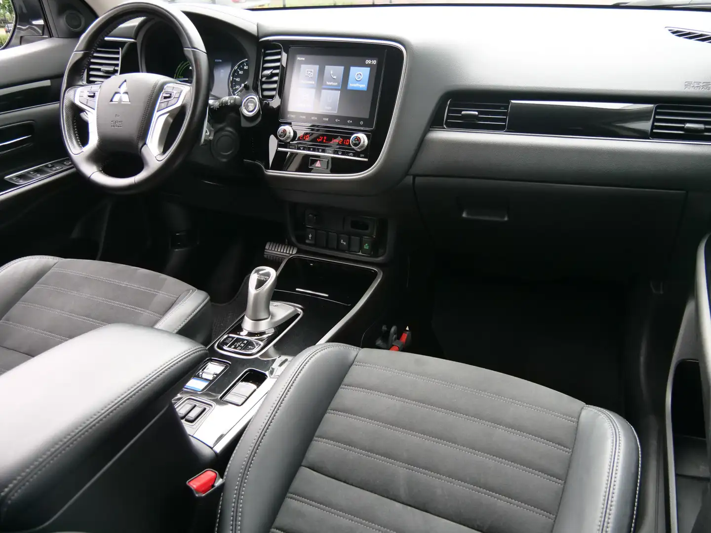 Mitsubishi Outlander 2.4 PHEV 240pk Intense Automaat Apple Carplay / Ca Grijs - 2