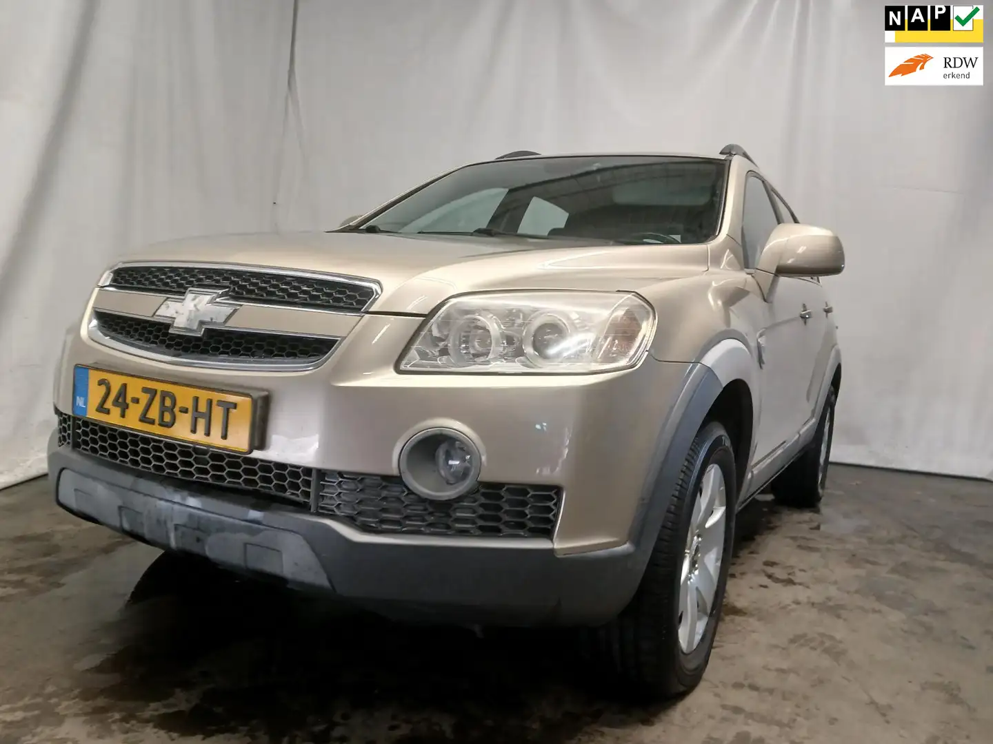 Chevrolet Captiva 2.4i Class SCHADEAUTO! Beige - 1
