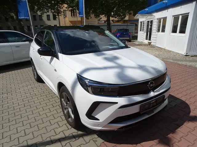 Opel Grandland view 7