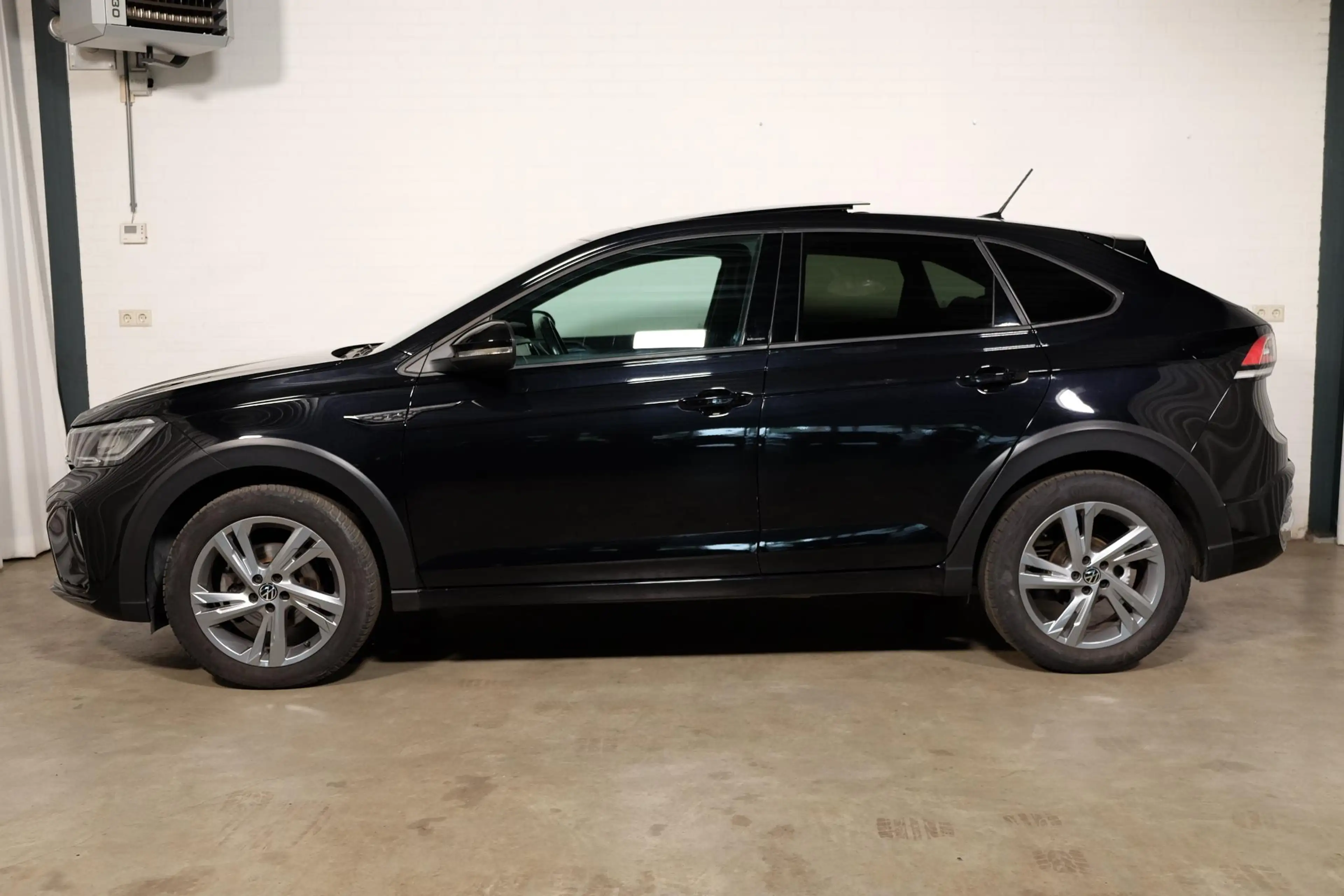 Volkswagen Taigo 1.0 TSI R-Line Business — photo 3