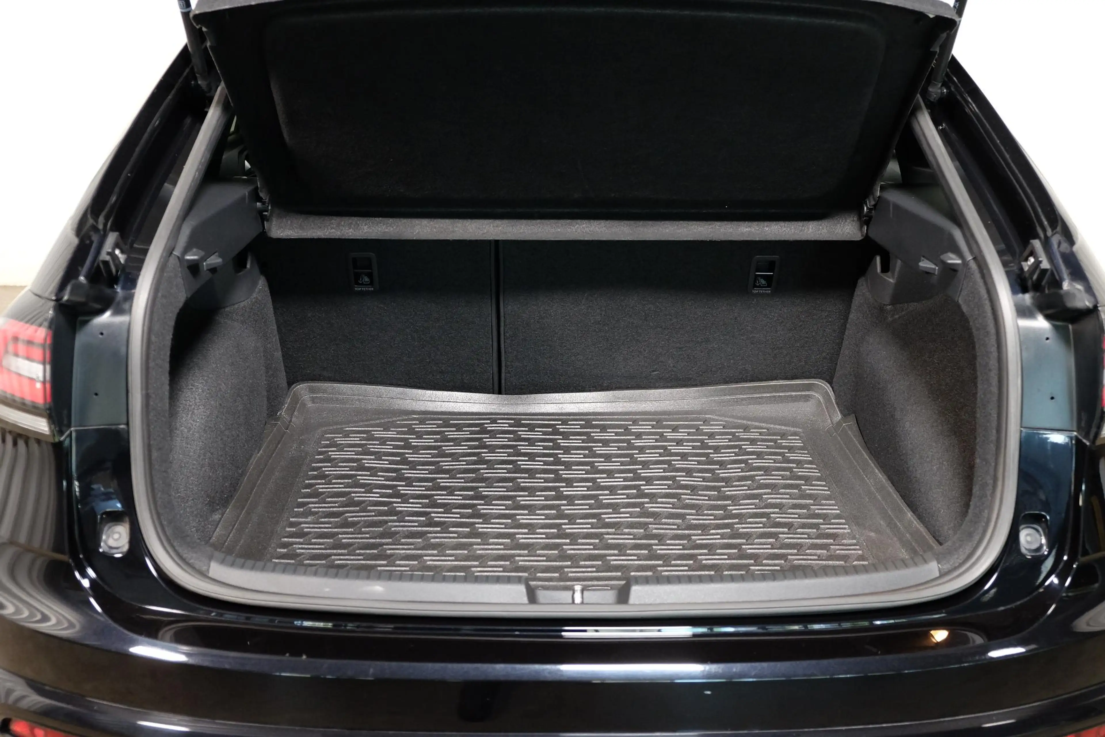 Volkswagen Taigo 1.0 TSI R-Line Business — photo 19