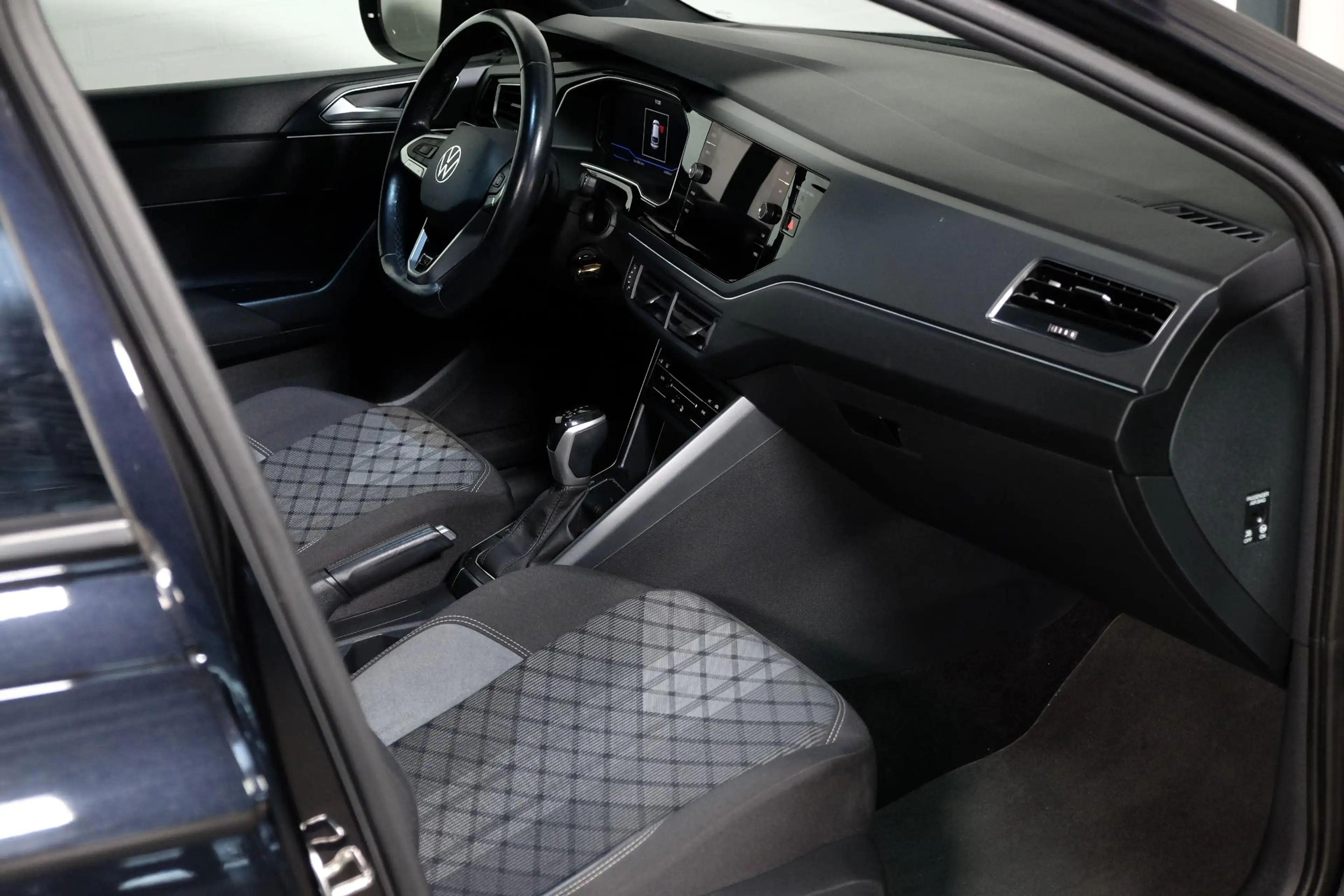 Volkswagen Taigo 1.0 TSI R-Line Business — photo 16