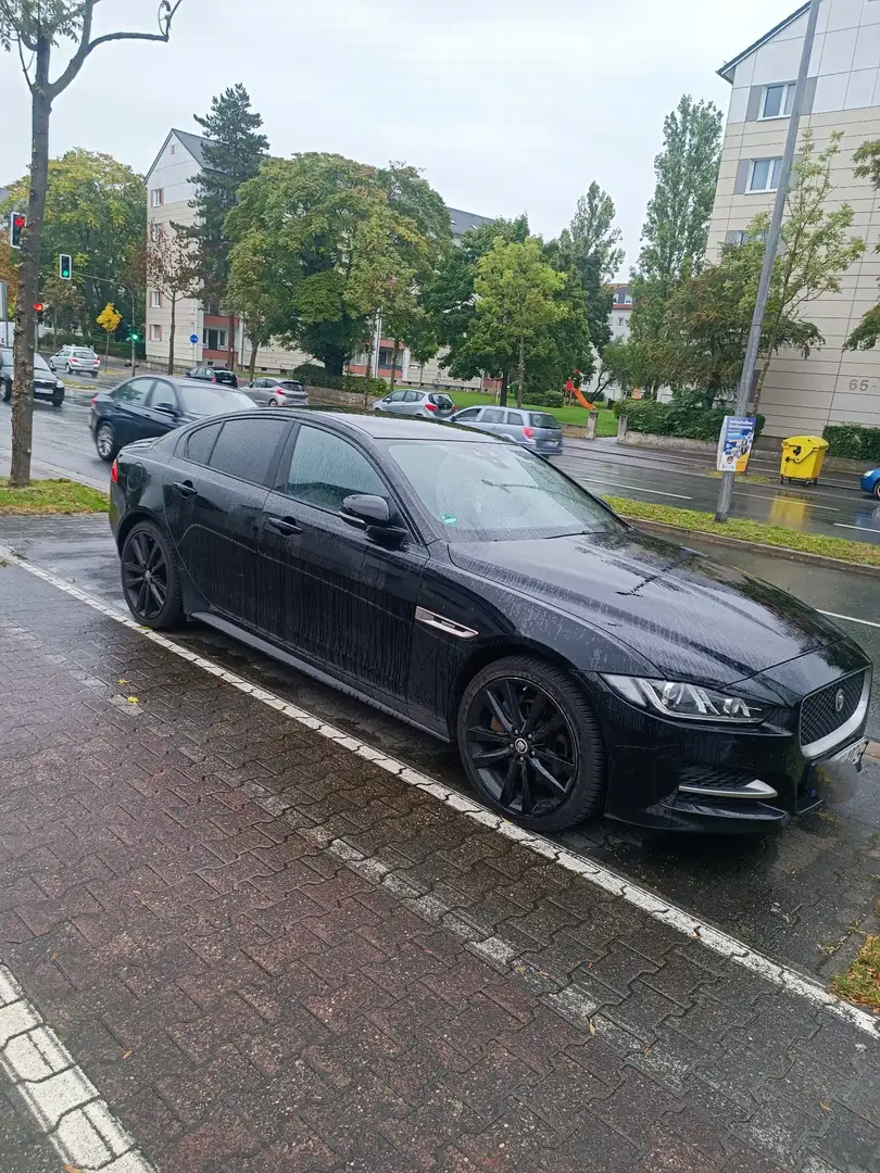 Jaguar XE 20d AWD Aut. R-Sport Schwarz - 2