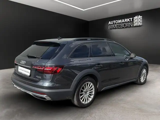 Audi A4 view 6