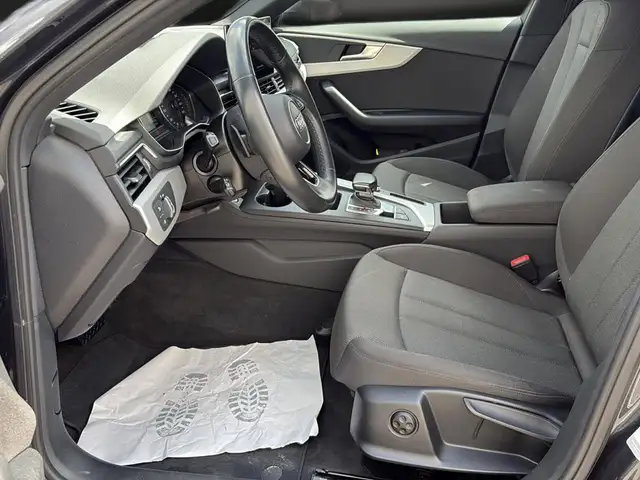 Audi A4 view 15