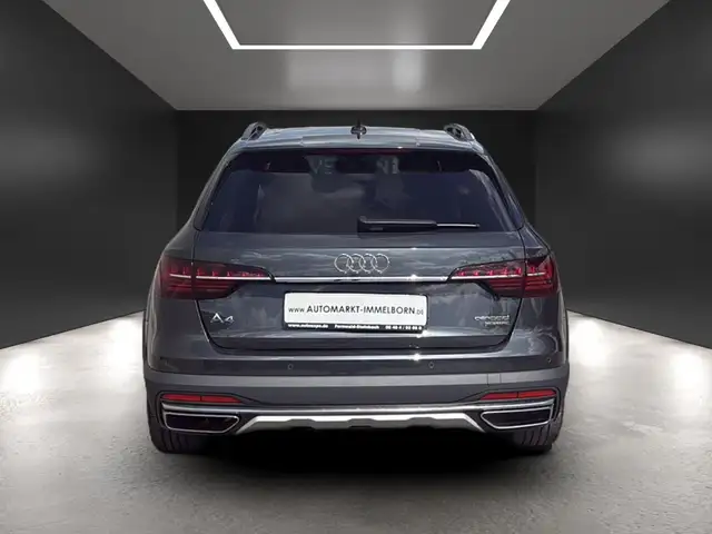 Audi A4 view 9