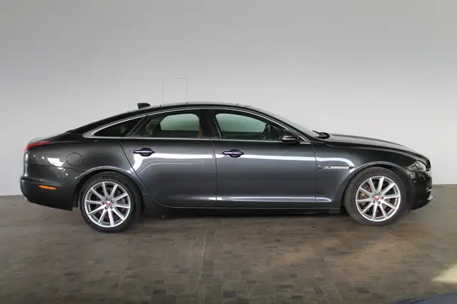 Jaguar XJ 3.0 V6 Diesel Premium Luxury, Meridian, LED, Pano