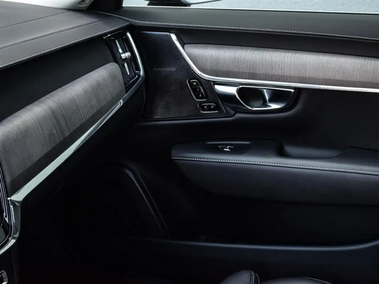 Volvo S90 снимка Volvo S90