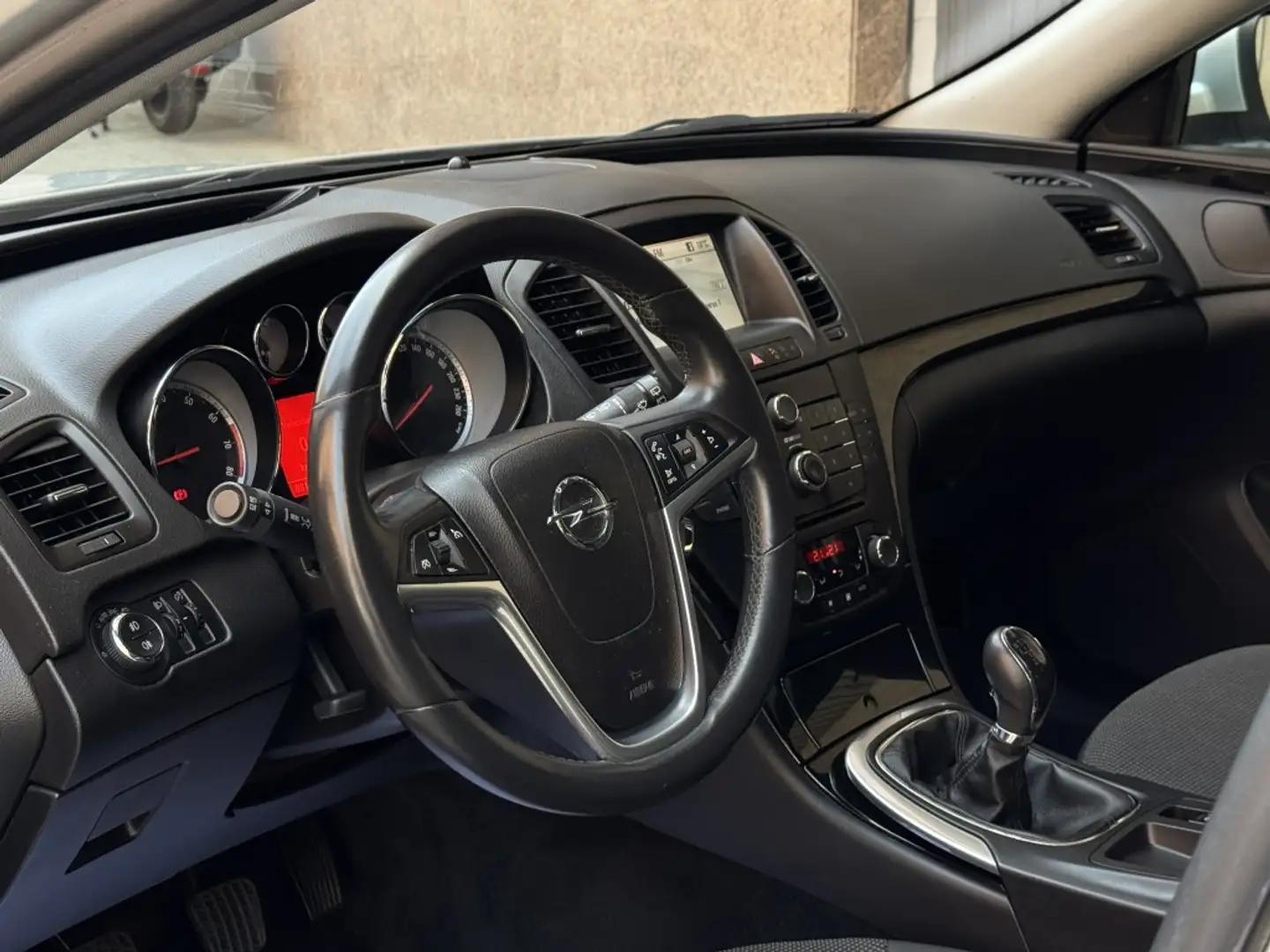 Opel Insignia 1.4T Edition S&S Plateado - 2