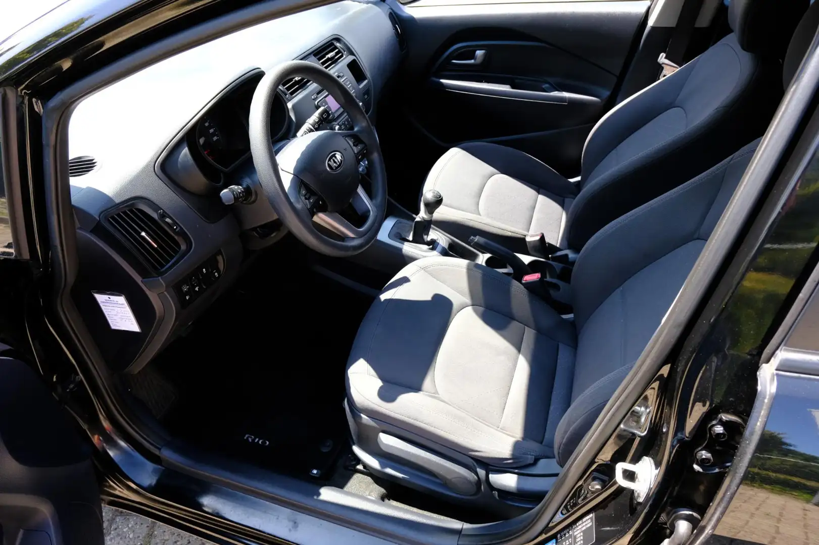 Kia Rio 1.2 CVVT Plus Pack 5-drs Airco|Cruise Černá - 2