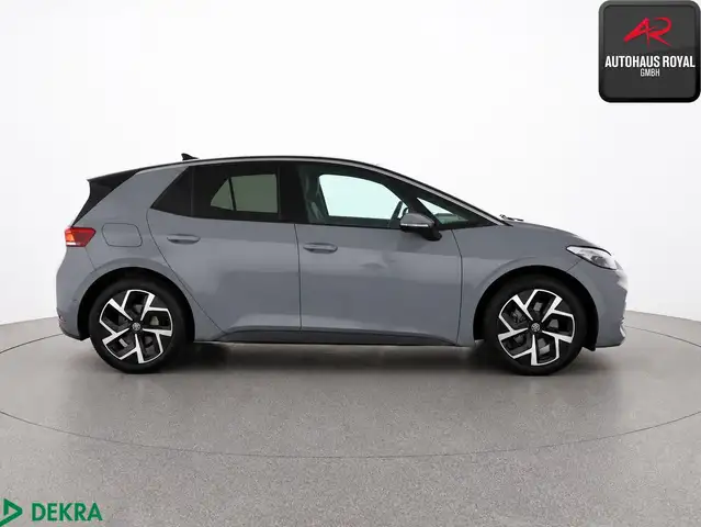 Volkswagen Id.3 view 6